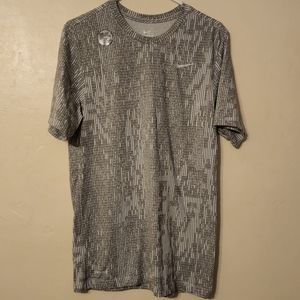Nike Cotton Dri Fit Training Short Sleeve Shirt Mens Size Small Grey White NWOT